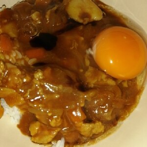 生卵のせ☆カレーライス(*^^*)☆